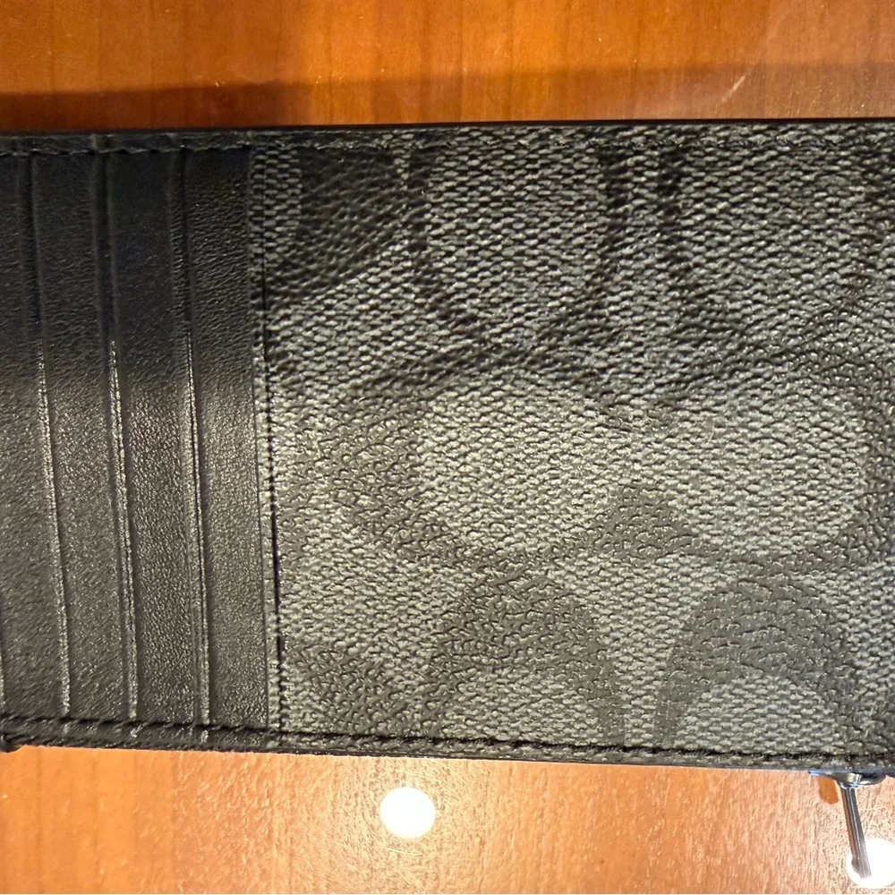 Coach Signature Black Card Holder - Picture 3 of 4